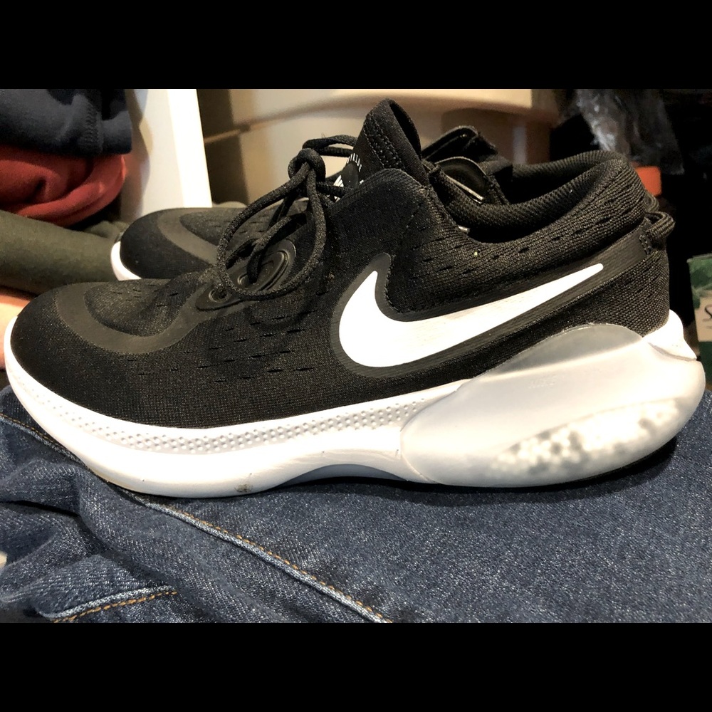 NIKE JOYRIDE RUNNING SNEAKERS